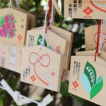 東京大神宮の境内に奉納されている絵馬の写真
