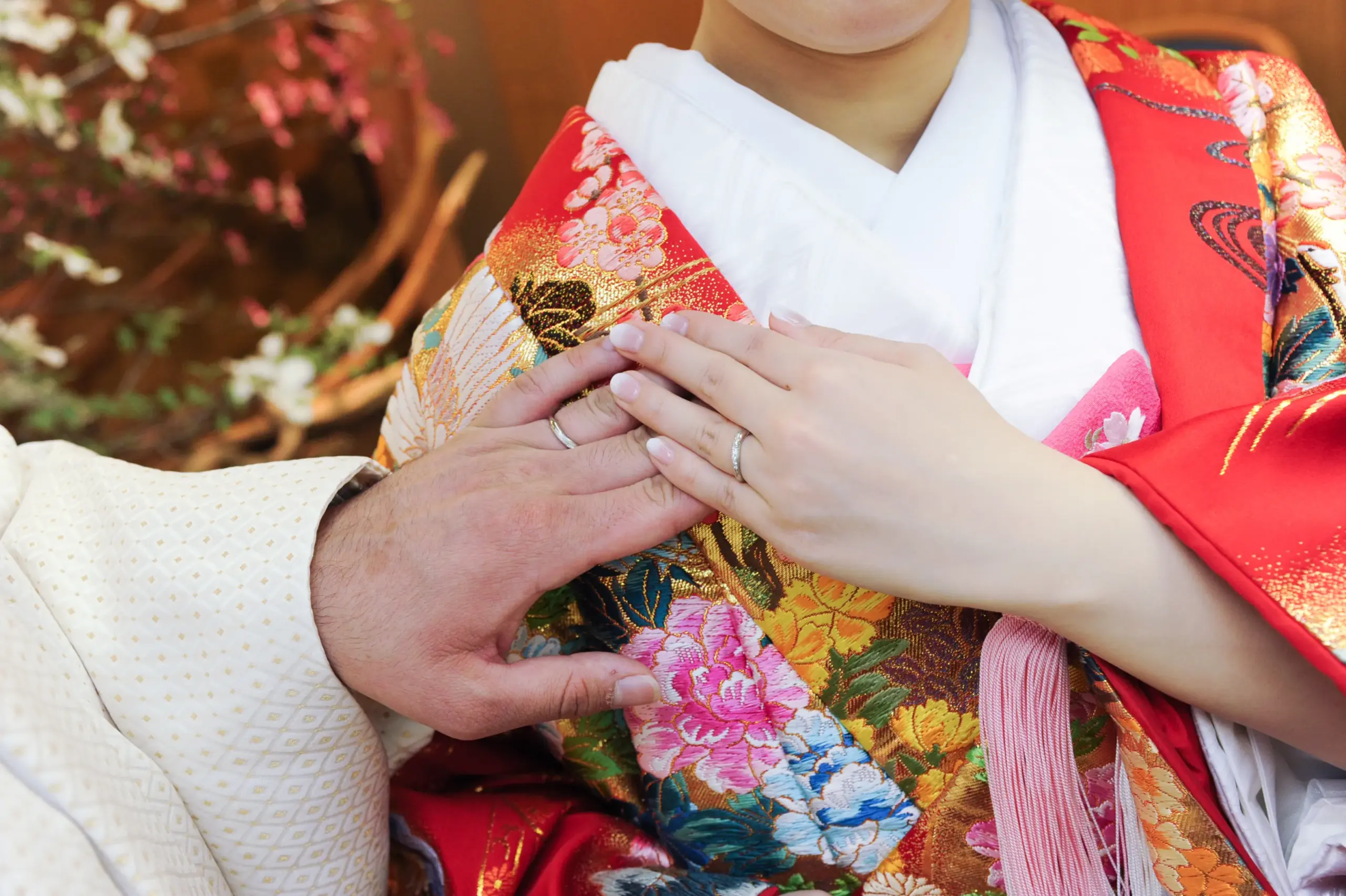 結婚指輪と結婚式披露宴の写真