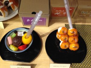 Pen stands that look like Japanese desserts