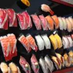 ¡Estos imanes de muestras de comida parecen sushi real!
