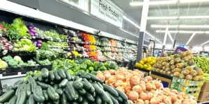 アメリカのスーパーマーケット生鮮食品売り場の写真